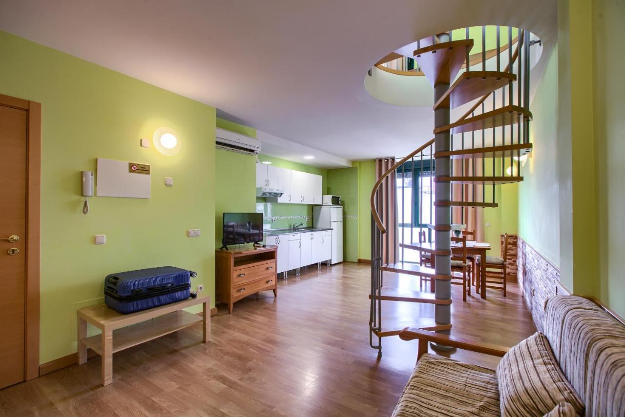 Apartamentos Barajas Madrid Exterior foto