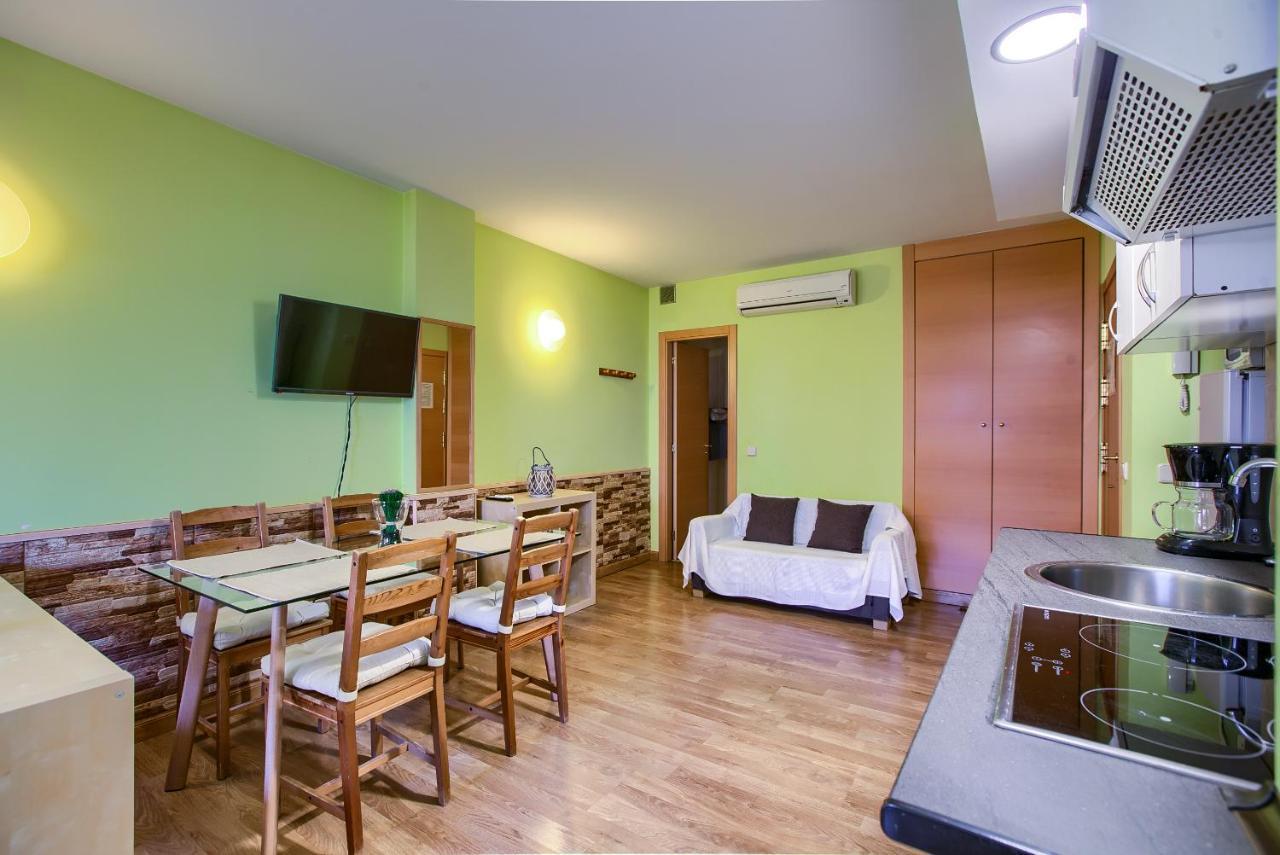 Apartamentos Barajas Madrid Exterior foto