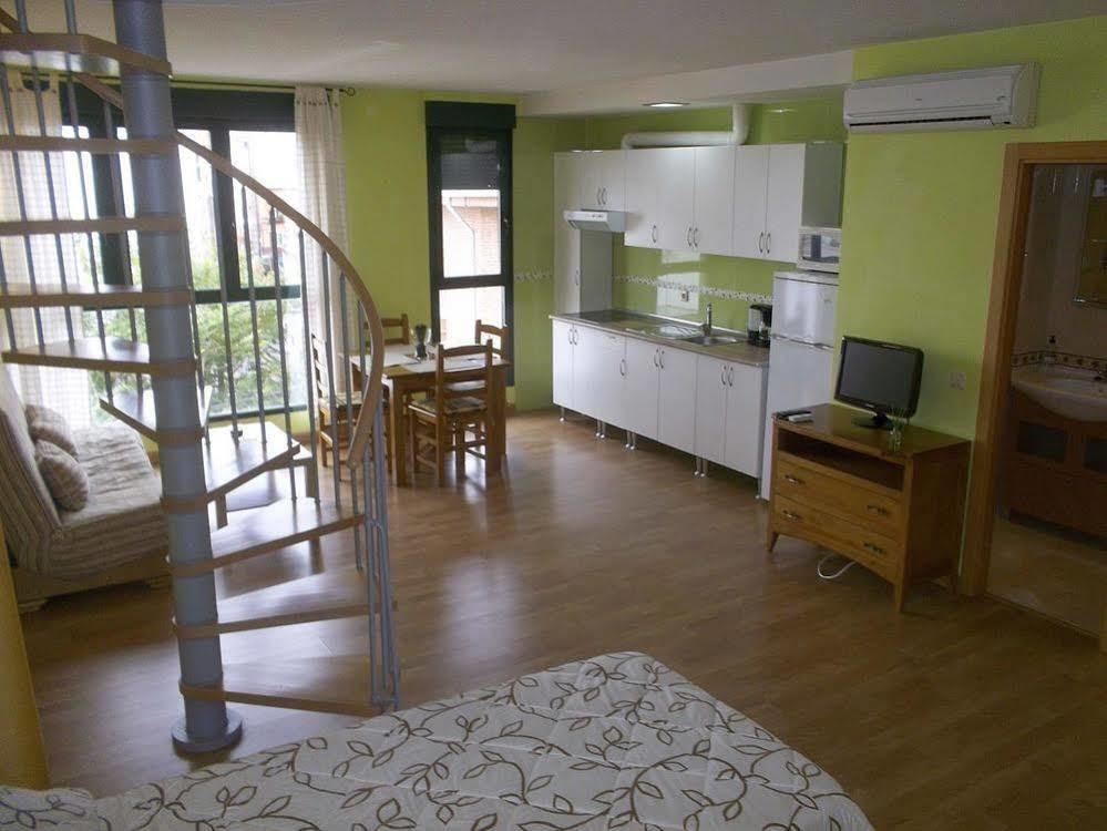 Apartamentos Barajas Madrid Exterior foto